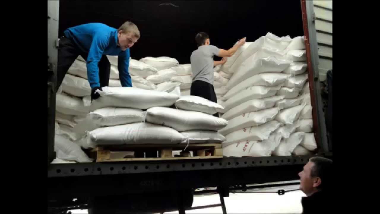 Погрузка мешков