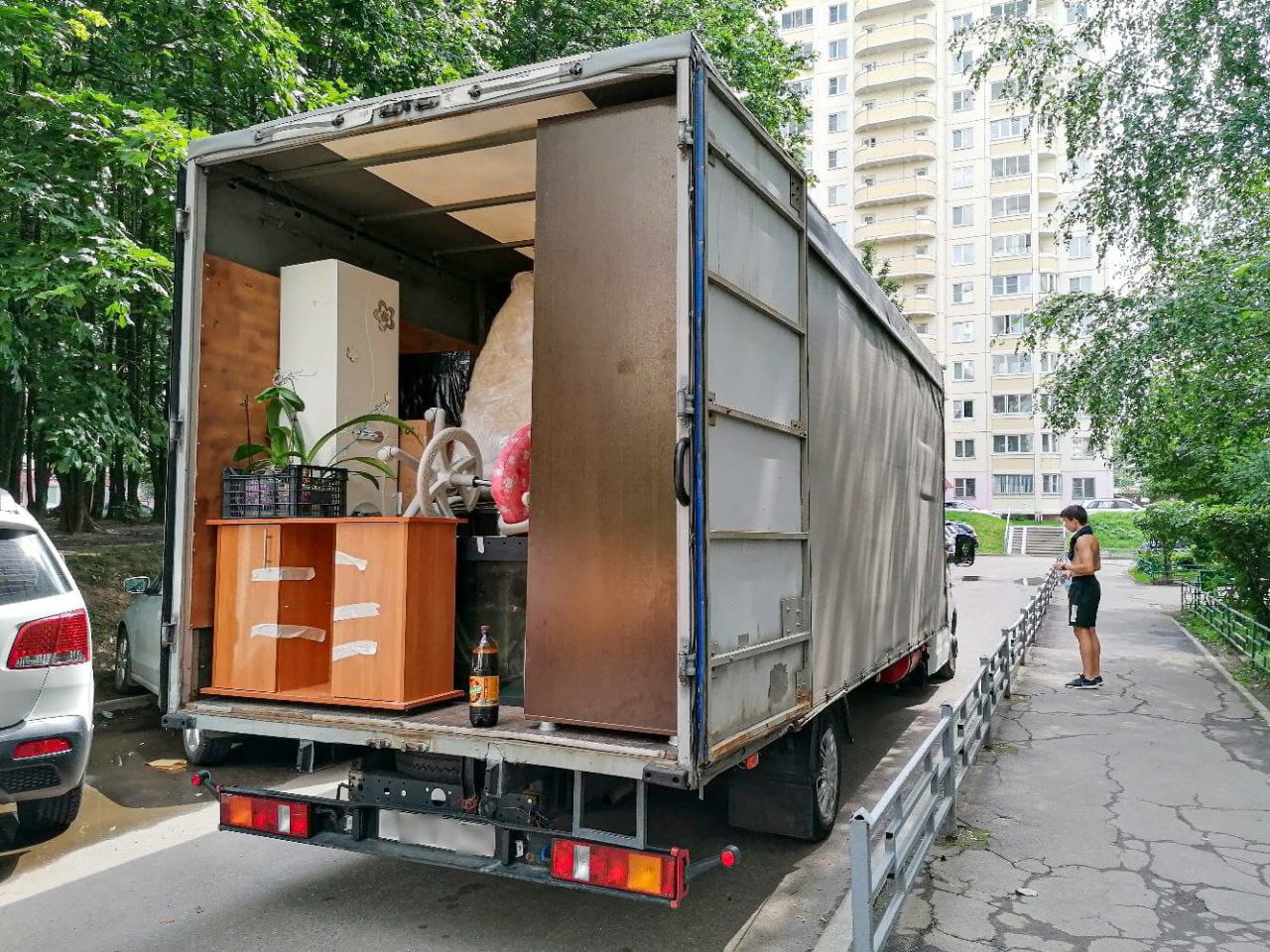 Перевозка мебели при переезде